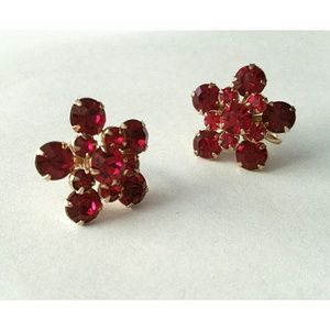 Vintage Weiss ruby rhinestone screwback earrings